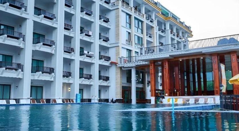 Thavisouk Riverside Hotel Vang Vieng Exterior foto