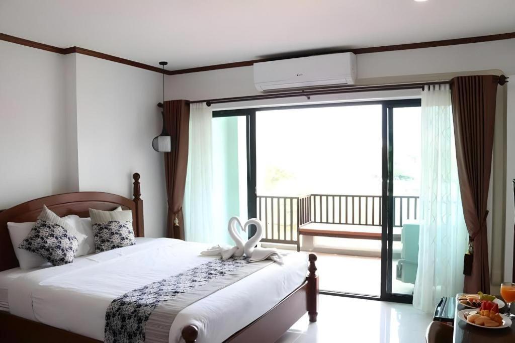 Thavisouk Riverside Hotel Vang Vieng Exterior foto