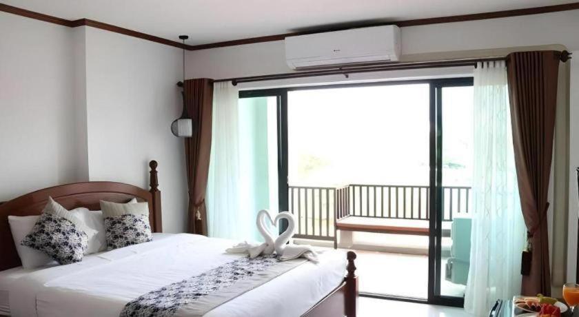 Thavisouk Riverside Hotel Vang Vieng Exterior foto